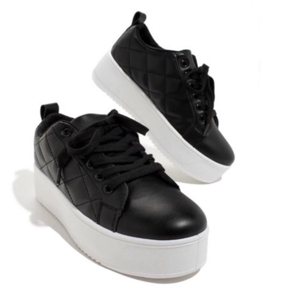 !! NEW !! Black Quilted Vegan Leather Platform Sneakers - Picture 4 of 9